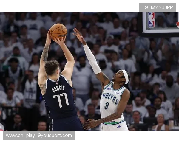 戈贝尔禁区高挂，爵士防守筑起铜墙