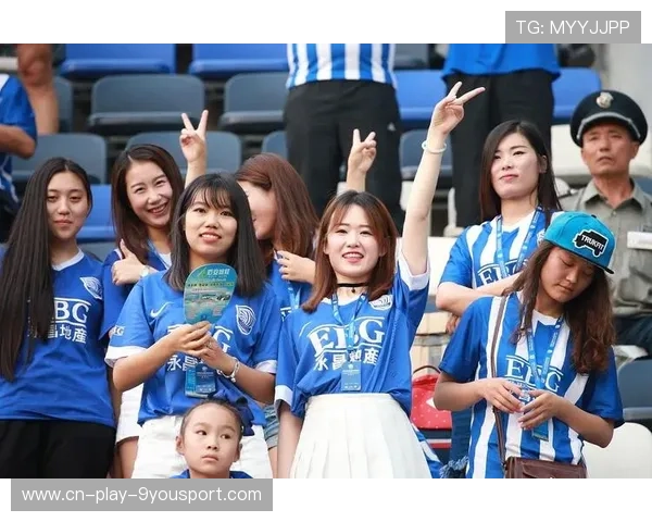 球迷互动：鲜活的现场应援和趣味投票，球迷聚集